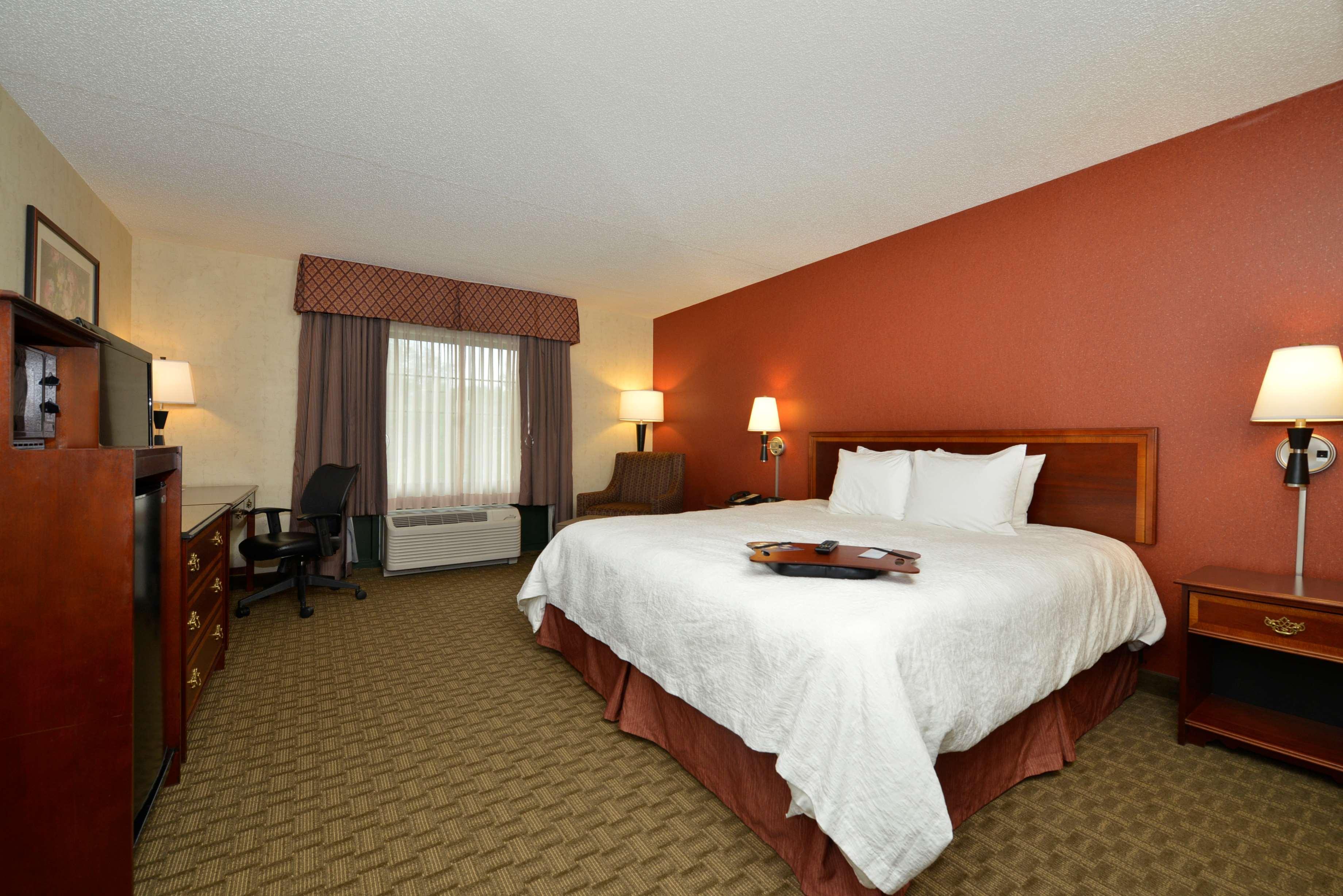 Hampton Inn East Aurora Екстериор снимка