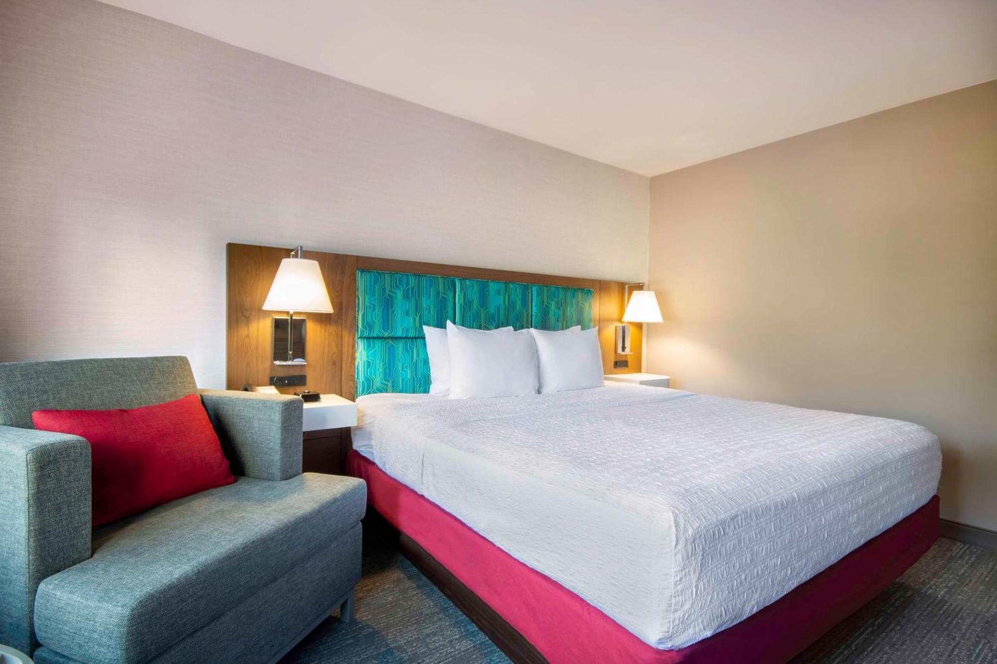 Hampton Inn East Aurora Екстериор снимка
