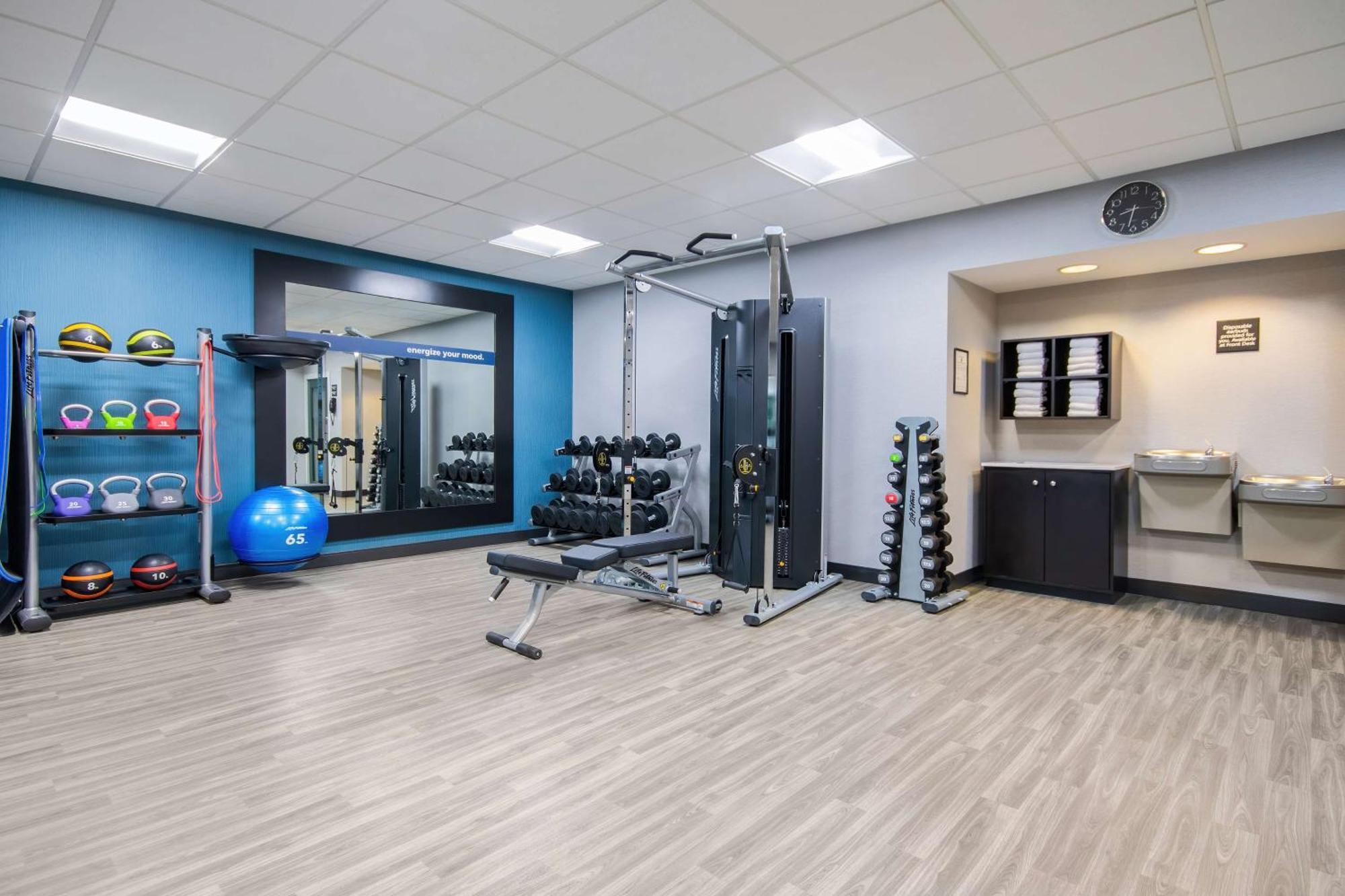 Hampton Inn East Aurora Екстериор снимка