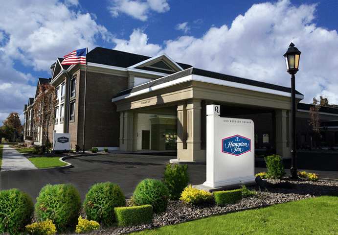 Hampton Inn East Aurora Екстериор снимка